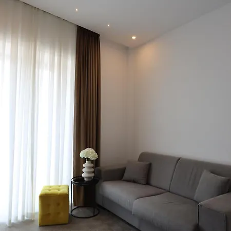 Lägenhetshotell Cm111apparthotel 3*