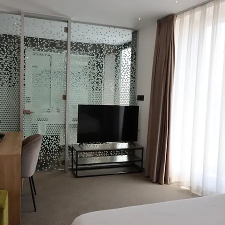 Cm111apparthotel