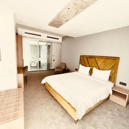 Cm111apparthotel 3*