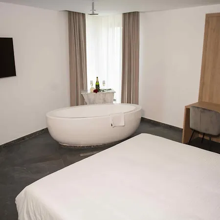 Cm111apparthotel 3*